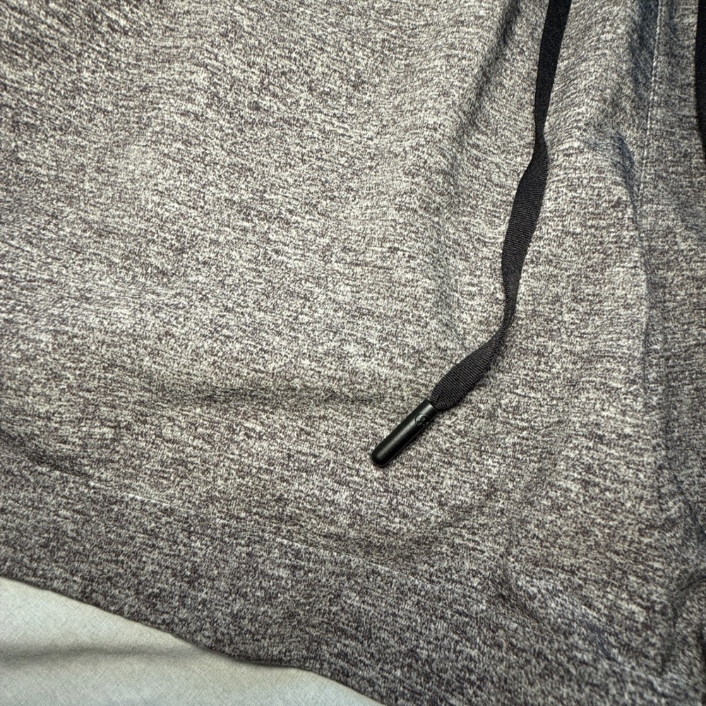 Lululemon On the Fly Short Heathered Gray Luxtreme W7ANHS Size 10 - Picture 4 of 9